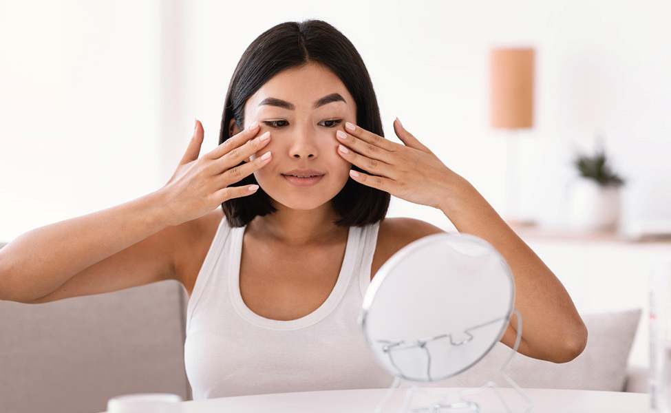 how to remove under-eye wrinkles, massage