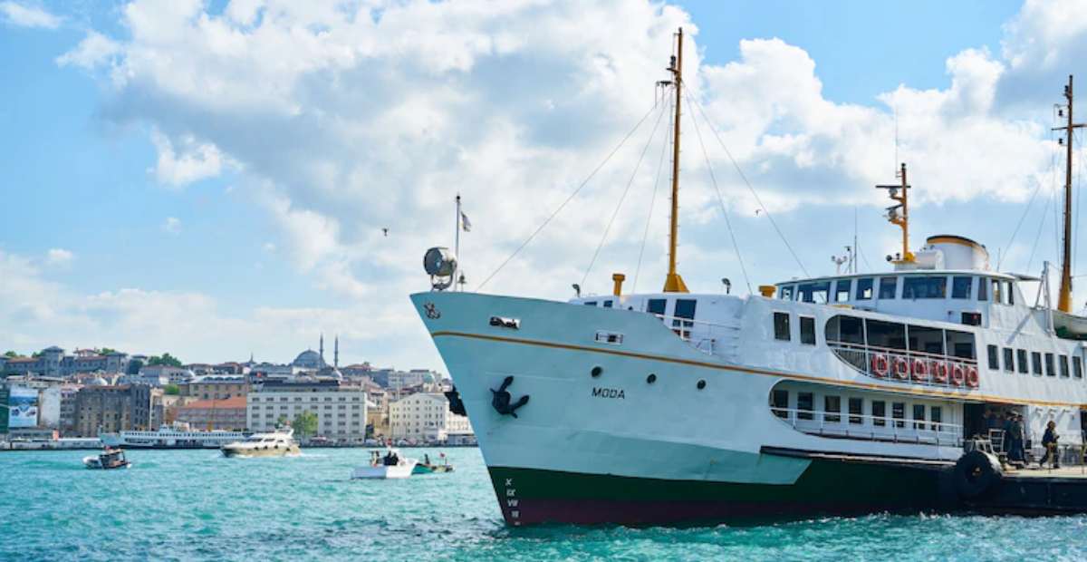 10 Tips for a Comfortable and Seasickness-Free Boat Journey Home